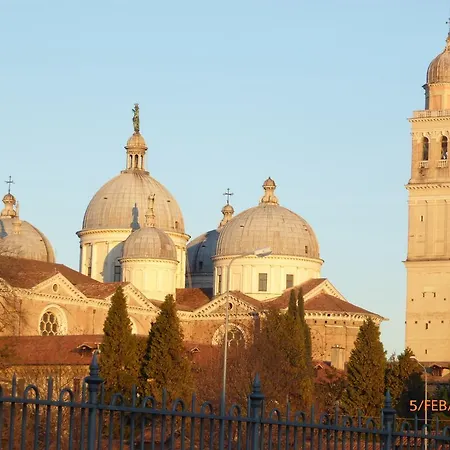 Residenza Carducci Bed & Breakfast 3*